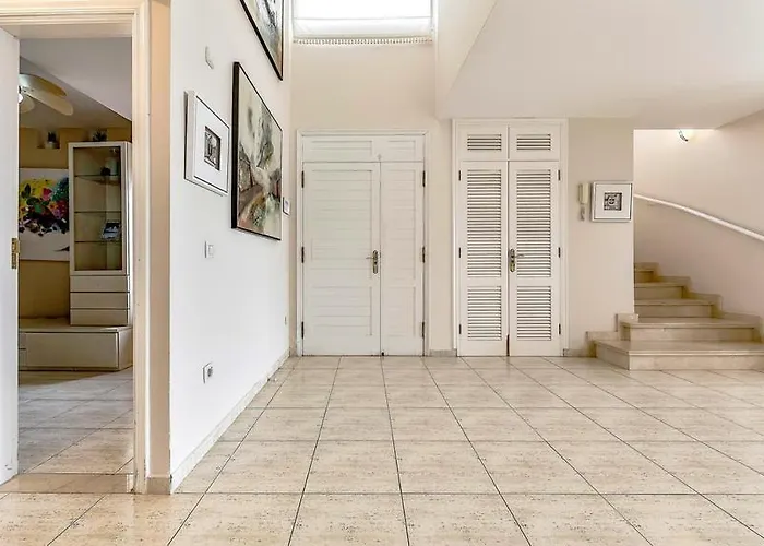 Вілла Mermaid Адехе